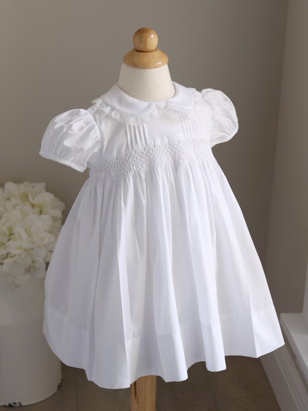 White Smocked Heirloom Dress Flower Girl Pintucks Lace Special Occasion NWT
